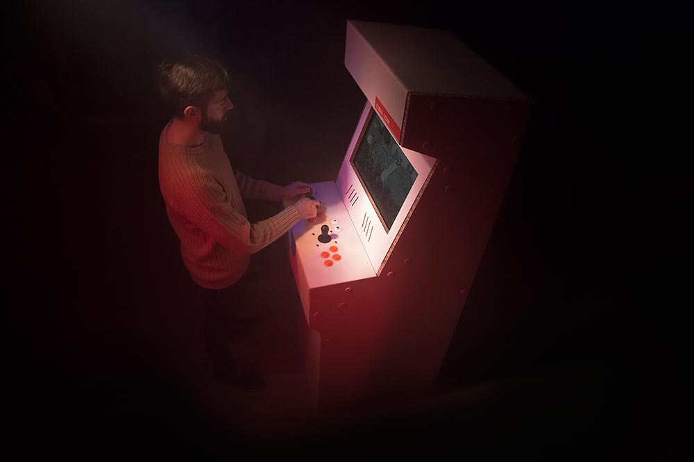 cardboard-arcade-cabinet-maquina_recreativa_carton-videojuego